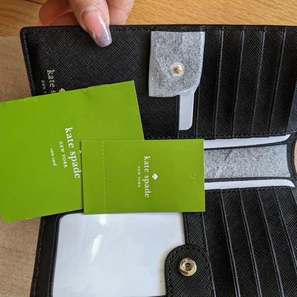 Kate Spade Bi-Fold Two Tone Nude/ Black Wallet - Picture 4 of 5